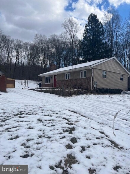 5252 Kachel Rd, Mohnton, PA 19540