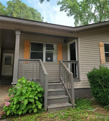 16482 Deerberry Dr, Moundville, AL 35474