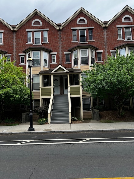132 Maple Ave Unit B, Hartford, CT 06114