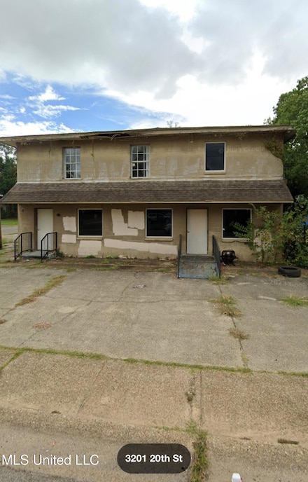 3201 20th St, Gulfport, MS 39501