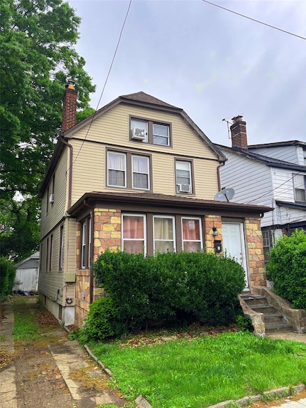 20515 111th Ave, Saint Albans, NY 11412