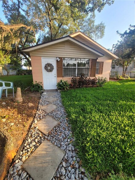 3903 E Osborne Ave, Tampa, FL 33610