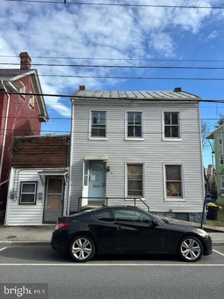 120 120 1/2 N Mulberry St, Hagerstown, MD 21740