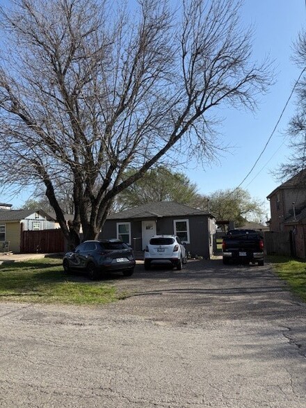 1018 Balkan Dr, Lancaster, TX 75134
