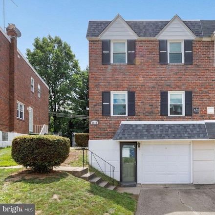 2614 Taunton St, Philadelphia, PA 19152