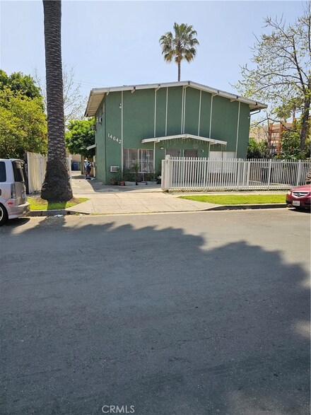 14642 Calvert St Unit 4, van Nuys, CA 91411