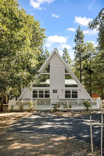 987 Tirol Ln, Lake Arrowhead, CA 92352