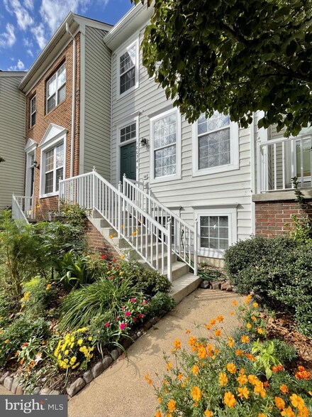 10034 Moxleys Ford Ln Unit 803, Bristow, VA 20136