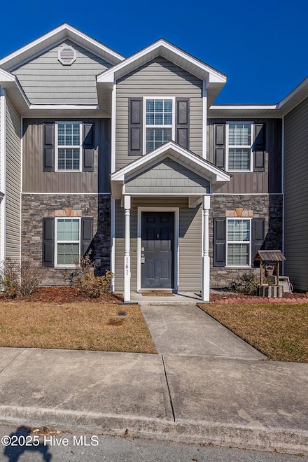 161 Glen Cannon Dr, Jacksonville, NC 28546