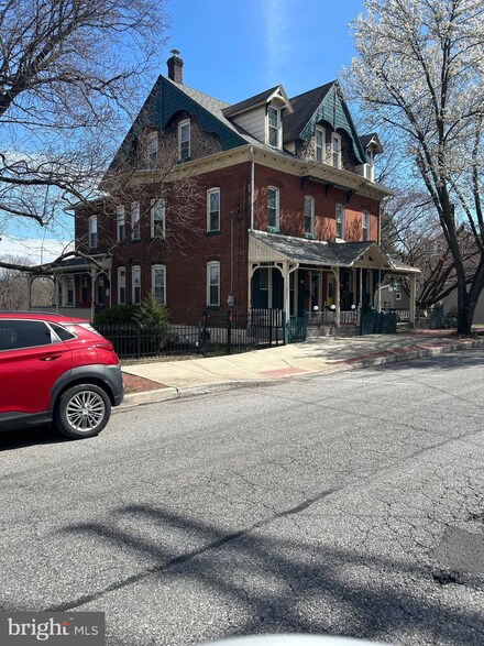 401 S Main St, Spring City, PA 19475