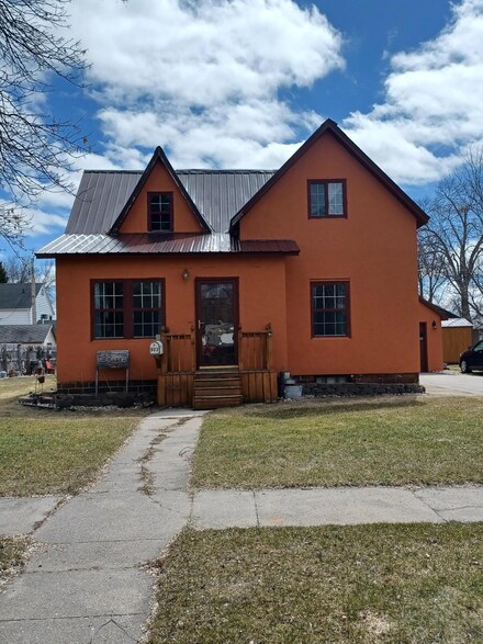 903 3rd Ave N, Wheaton, MN 56296