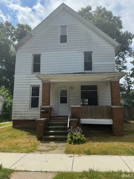 104 Division St, La Porte, IN 46350