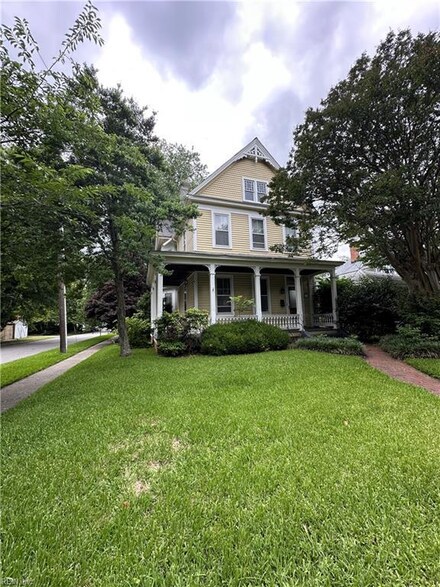 166 Broad St, Portsmouth, VA 23707