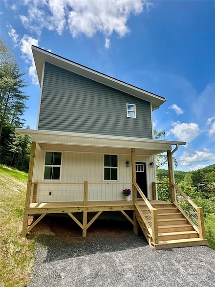 7 Jetts Ridge Dr, Swannanoa, NC 28778