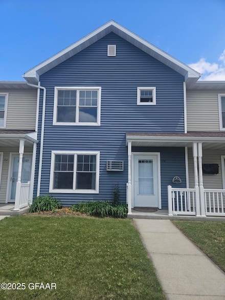 714 Promenade Ct, Grand Forks, ND 58203