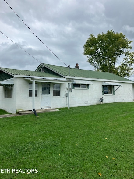 1845 Deer Lodge Hwy E, Deer Lodge, TN 37726