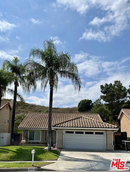 676 Terra Dr, Corona, CA 92879