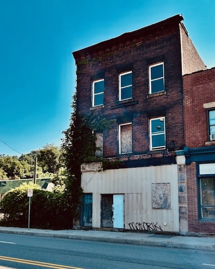4741 Irvine St, Pittsburgh, PA 15207