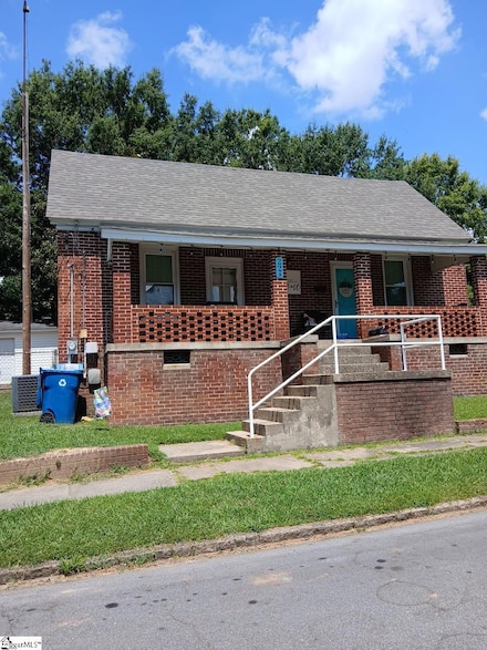 228 Saco Ave, Greenwood, SC 29646