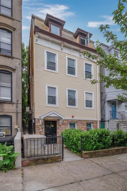 250 Suydam Ave Unit 3, Jersey City, NJ 07304
