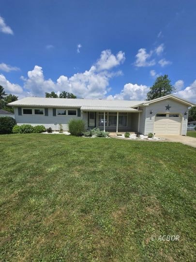 10888 Walnut St, Glouster, OH 45732