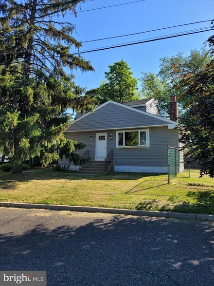 421 Champion Ave, Oaklyn, NJ 08107