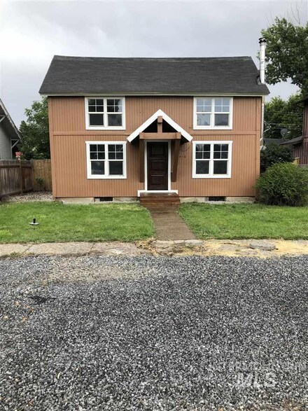 510 Wyoming St, Gooding, ID 83330