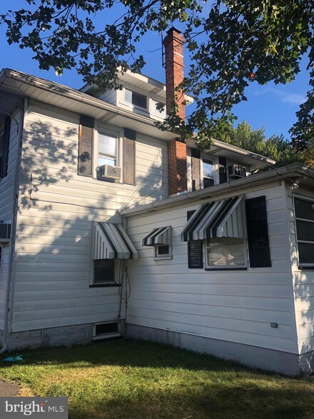 304 W Adams St, Paulsboro, NJ 08066