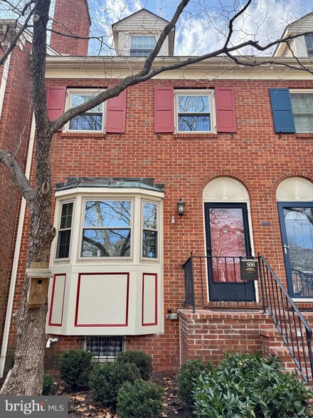 906 Lovering Ave, Wilmington, DE 19806