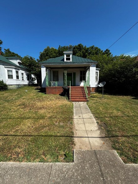 1524 6th St, Victoria, VA 23974