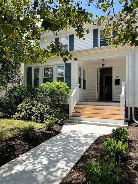 118 Modena Ave, Providence, RI 02908