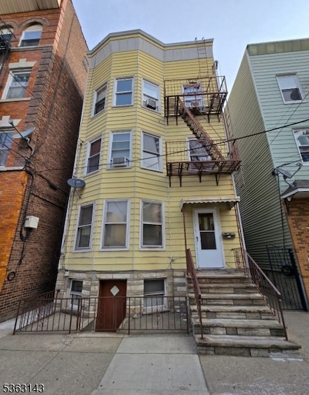 90 Warwick St, Newark, NJ 07105