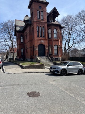 8 Claremont St Unit 3B, Worcester, MA 01610