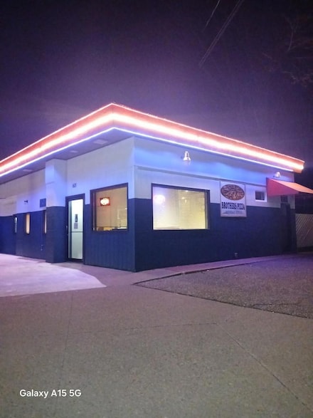 601 Main St, Friendship, WI 53934