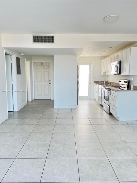333 NE 21st Ave Unit 306, Deerfield Beach, FL 33441