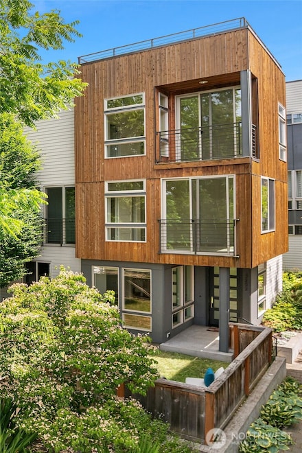 3252 14th Ave W, Seattle, WA 98119