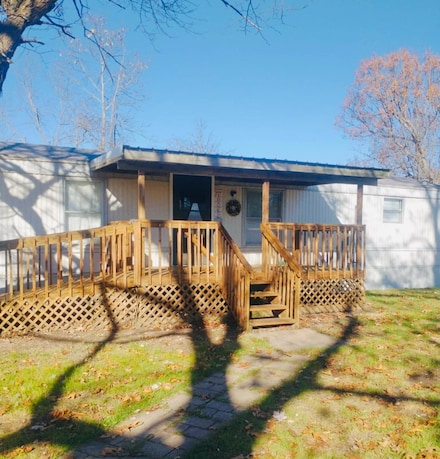 1919 Burnett Rd, Seymour, MO 65746