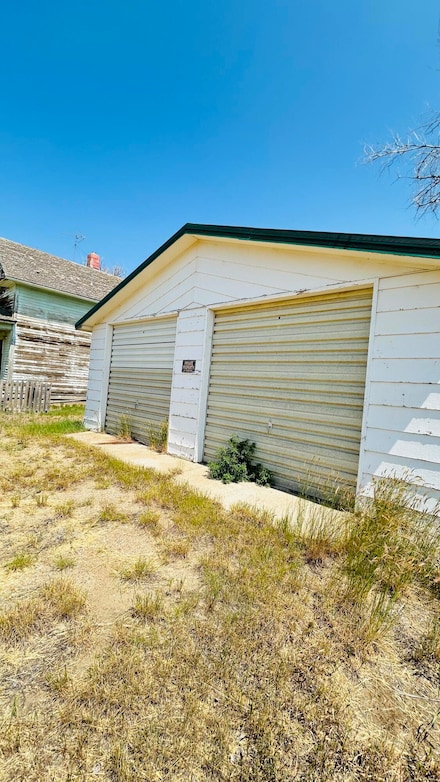 15 5th Ave, Hingham, MT 59528