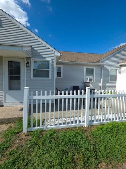 67 Mitchell Dr, Chicopee, MA 01022