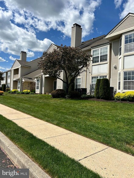 309 Bedford Ct Unit 309, Quakertown, PA 18951