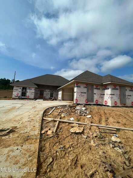 599 Westfield Dr, Jackson, MS 39208
