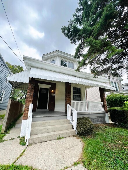 3932 Grove Ave, Cincinnati, OH 45212