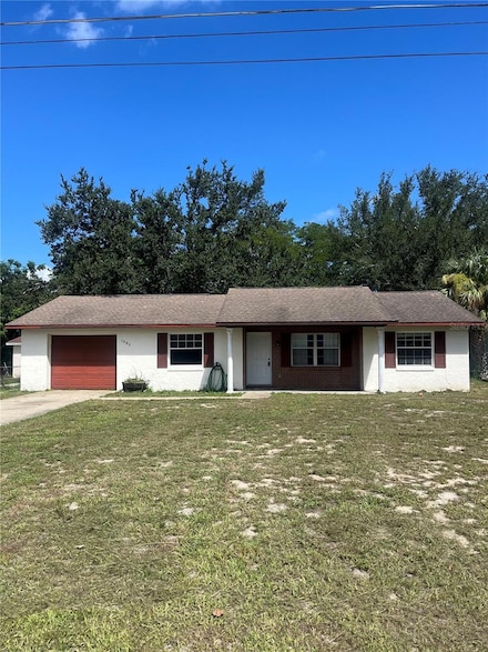 1585 Triangle Dr, Mount Dora, FL 32757