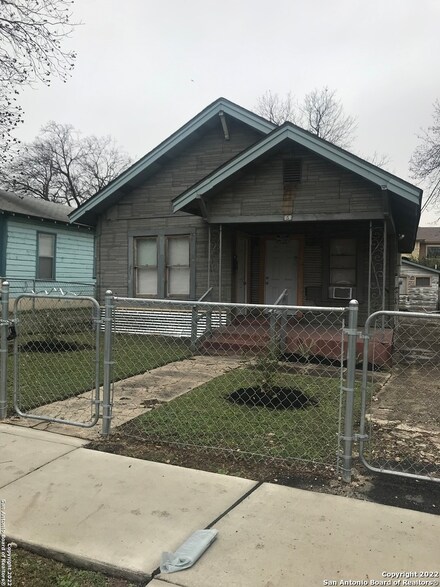 151 Pendleton Ave, San Antonio, TX 78204