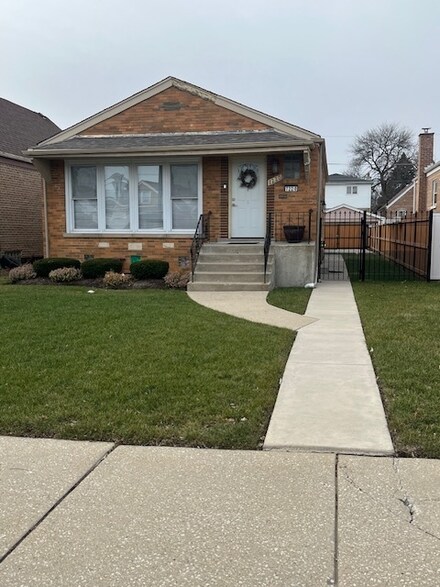 7220 S Kedzie Ave, Chicago, IL 60629