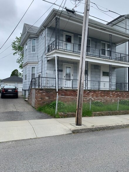 555 Charles St, Fall River, MA 02724