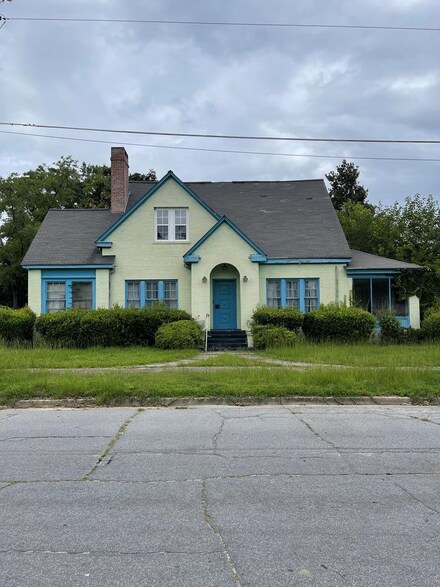 30 W Huckabee St, McRae-helena, GA 31055