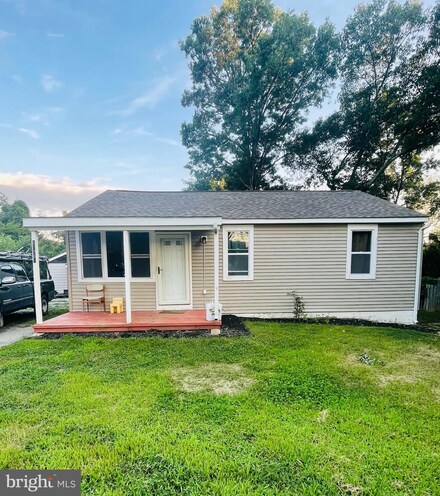 17469 Wilson St, Dumfries, VA 22026