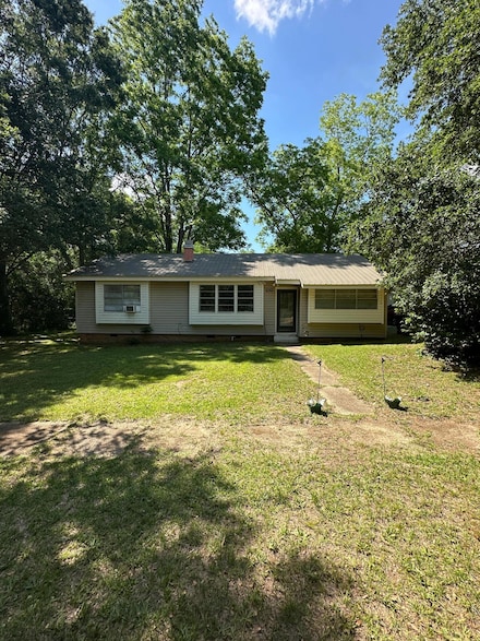 100 Camp Rd, Lumberton, MS 39455