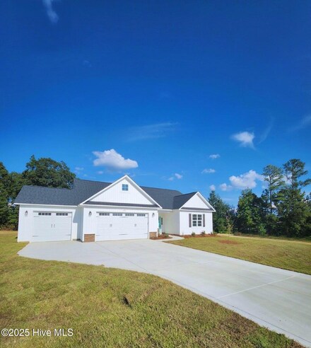 251 Enfield Dr, Carthage, NC 28327